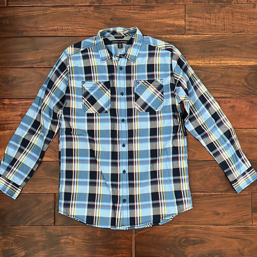 NWT TOMMY HILFIGER
Big Boys Plaid Button-down Shirt